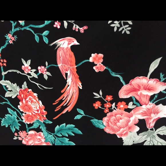 Suzy Shier Black Floral Top - Size S - Picture 3 of 8